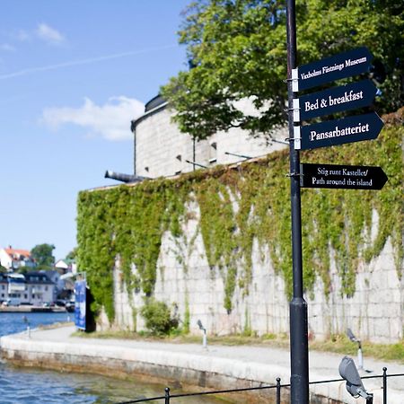 Kastellet Bed & Breakfast Ваксхольм Экстерьер фото